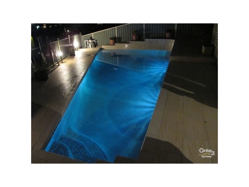 6 Eagle Court, Newport QLD 4020