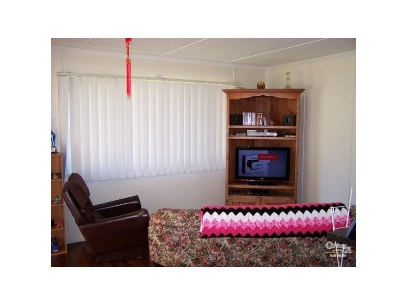 33 Row Street, Kilcoy QLD 4515