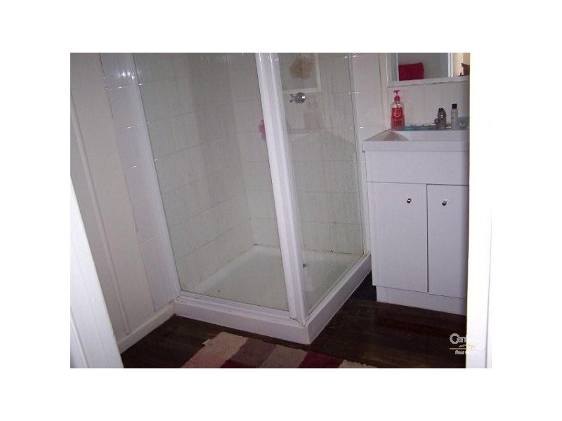 33 Row Street, Kilcoy QLD 4515