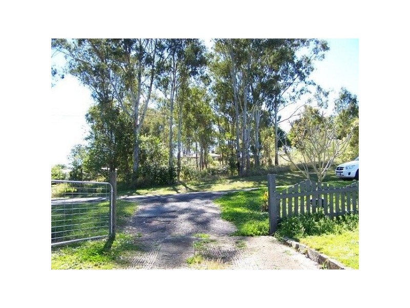 33 Row Street, Kilcoy QLD 4515