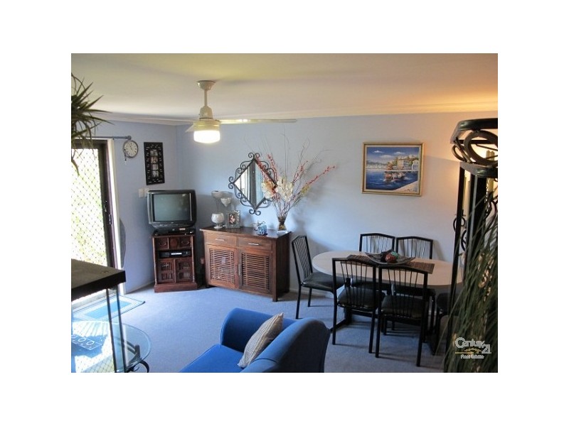 2/21 Steven Street, Redcliffe QLD 4020