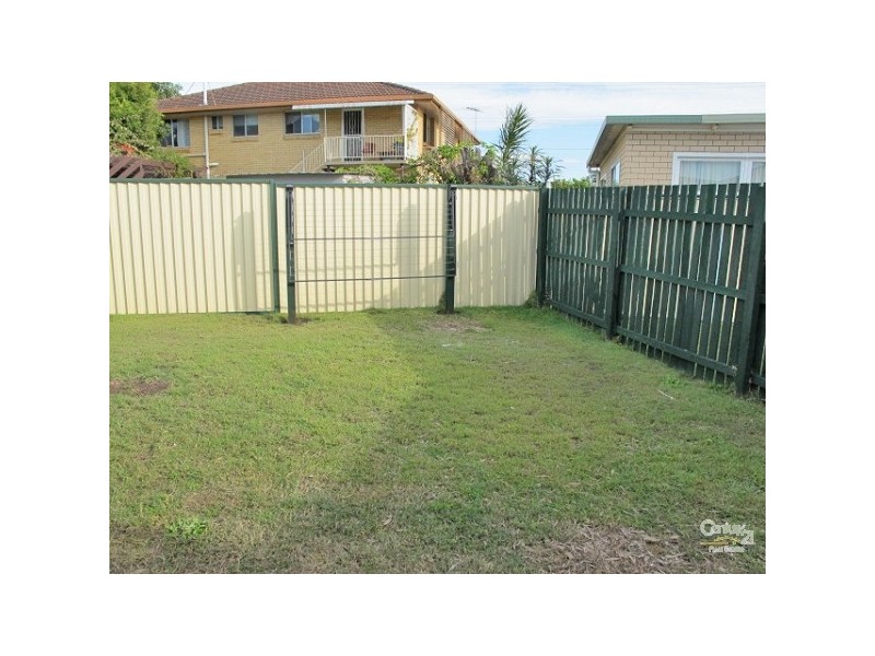 2/4 Longland Street, Redcliffe QLD 4020