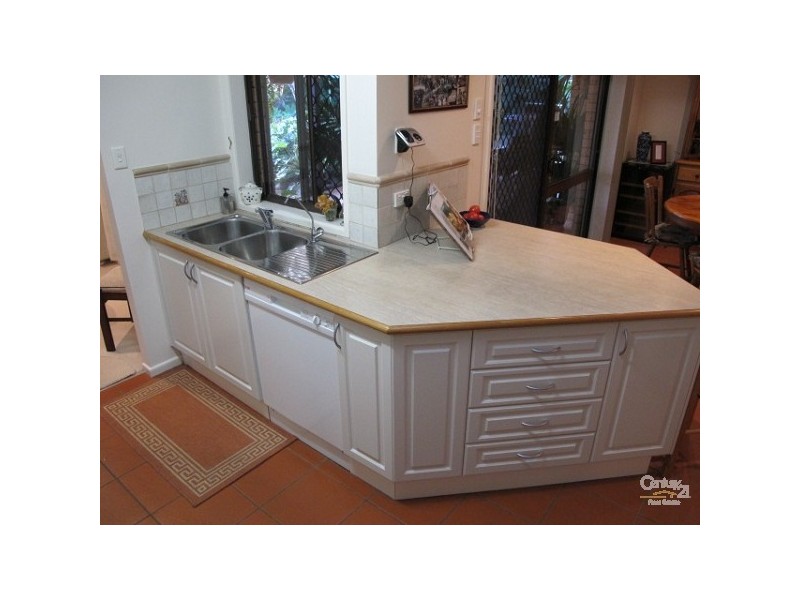 21 Beacon Crescent, Newport QLD 4020