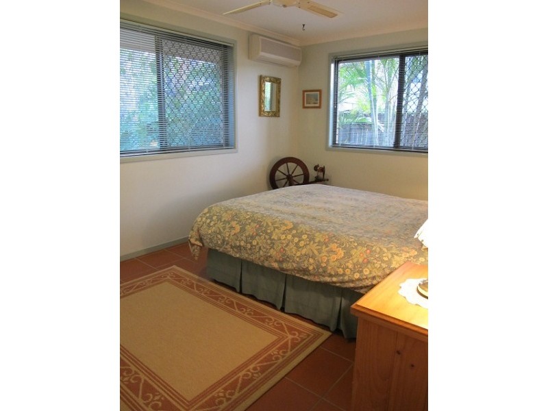 21 Beacon Crescent, Newport QLD 4020