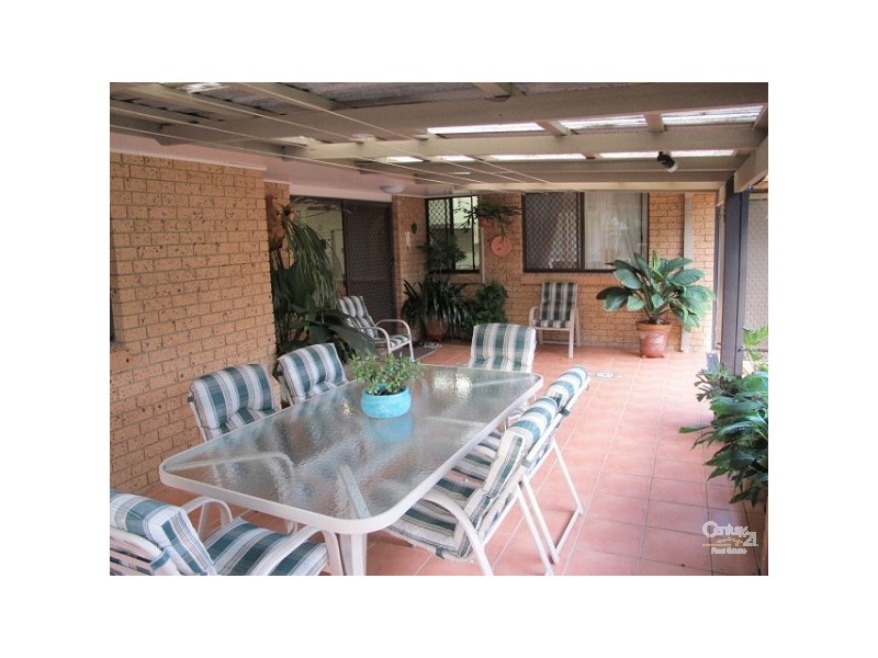 21 Beacon Crescent, Newport QLD 4020