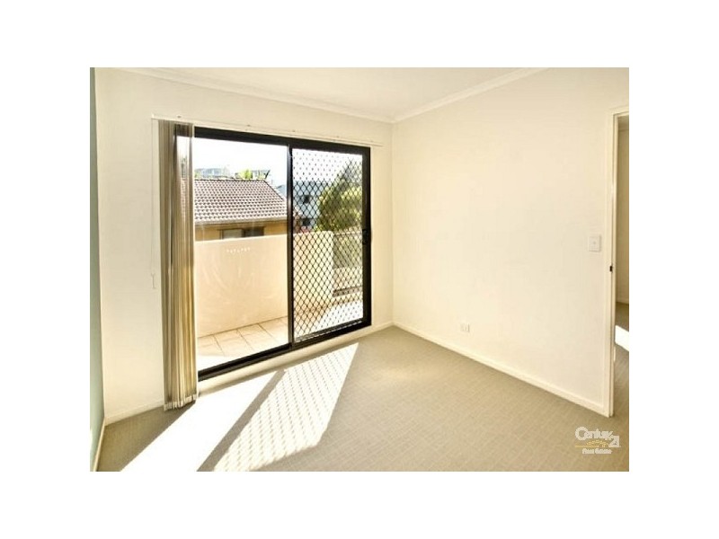 12/82 Mein Street, Scarborough QLD 4020
