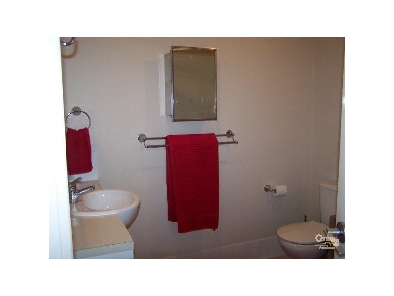 8/3 Rock Street, Scarborough QLD 4020