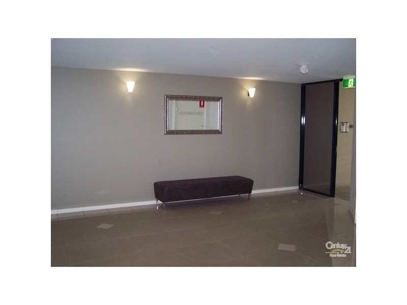 8/3 Rock Street, Scarborough QLD 4020