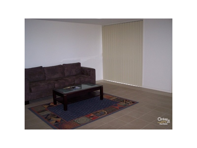 8/3 Rock Street, Scarborough QLD 4020