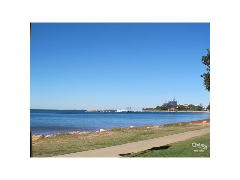 2/12 Knight Street, Redcliffe QLD 4020