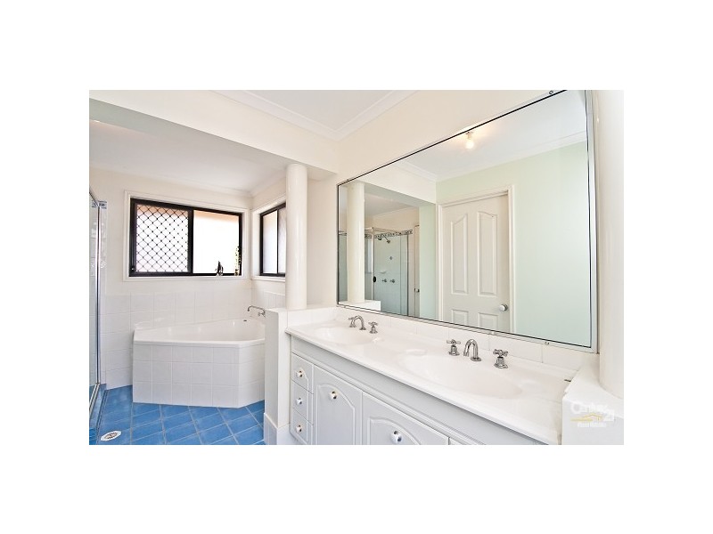 2 Wales Street, Clontarf QLD 4019
