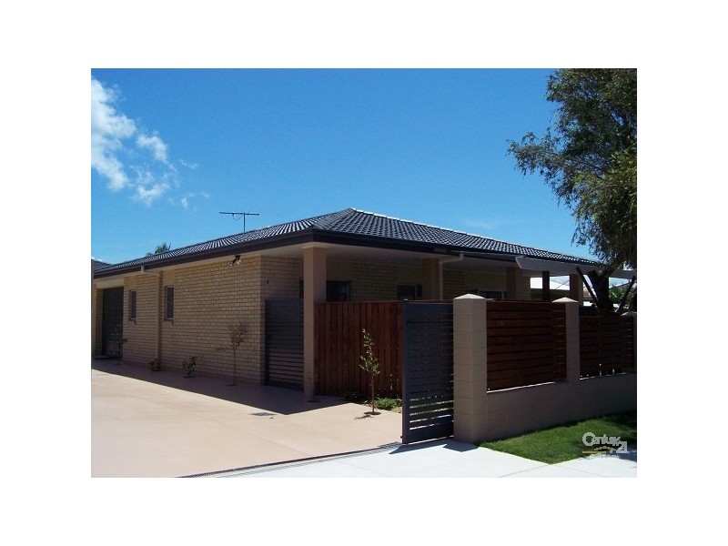 4/3 Landsborough Avenue, Scarborough QLD 4020
