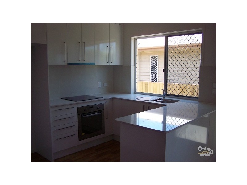 4/3 Landsborough Avenue, Scarborough QLD 4020