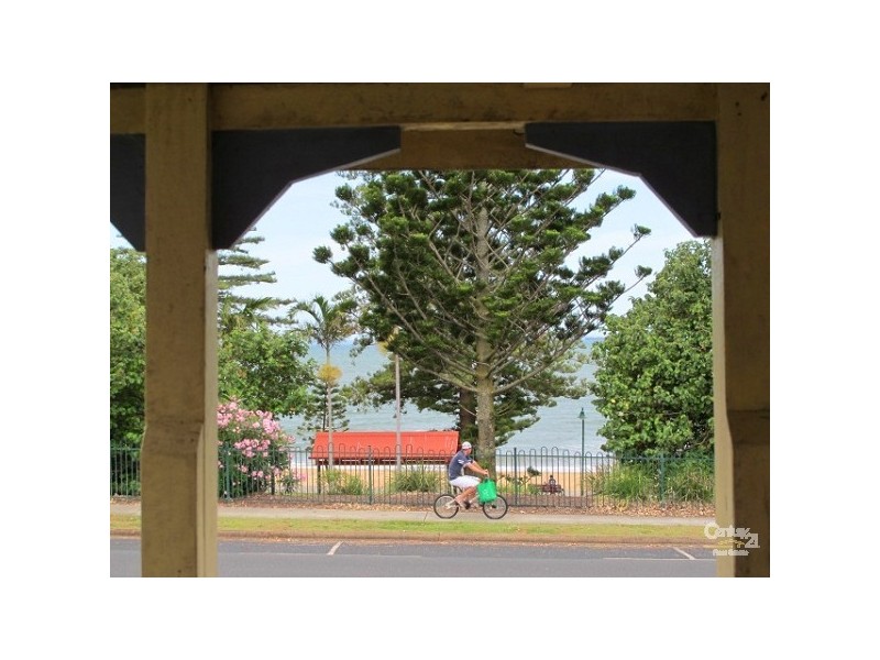 31 Marine Parade, Redcliffe QLD 4020