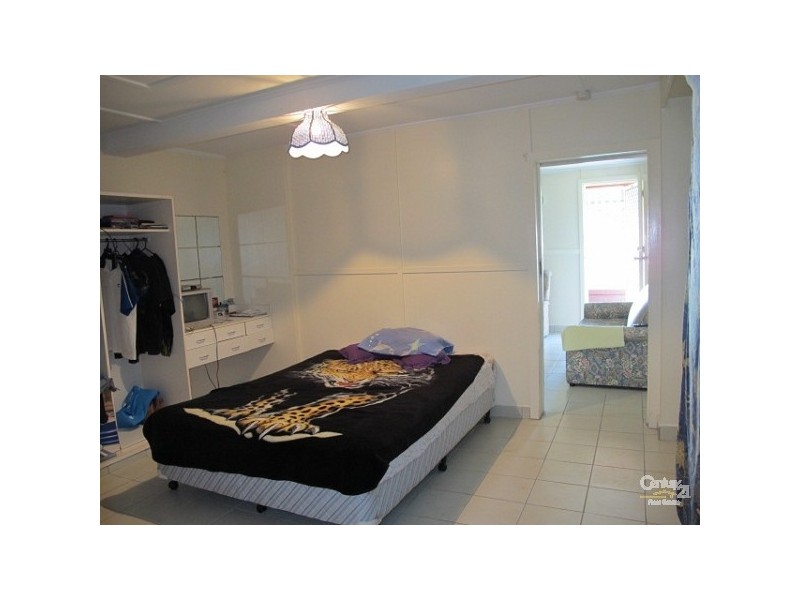 31 Marine Parade, Redcliffe QLD 4020