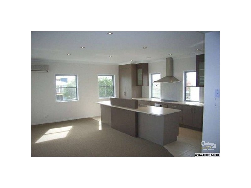 9/415 Scarborough Road, Scarborough QLD 4020