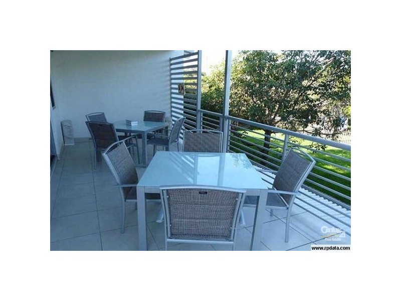 9/415 Scarborough Road, Scarborough QLD 4020