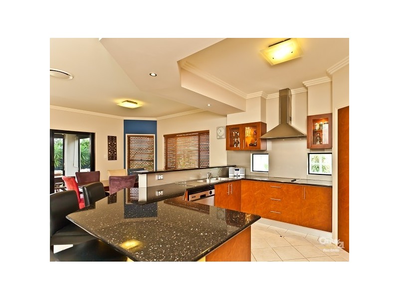 9 Aurora Place, Newport QLD 4020