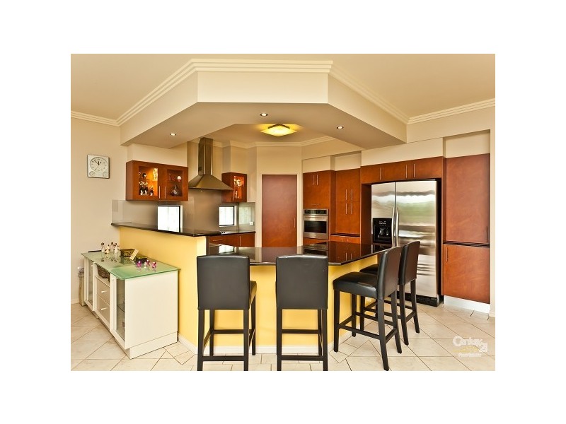 9 Aurora Place, Newport QLD 4020