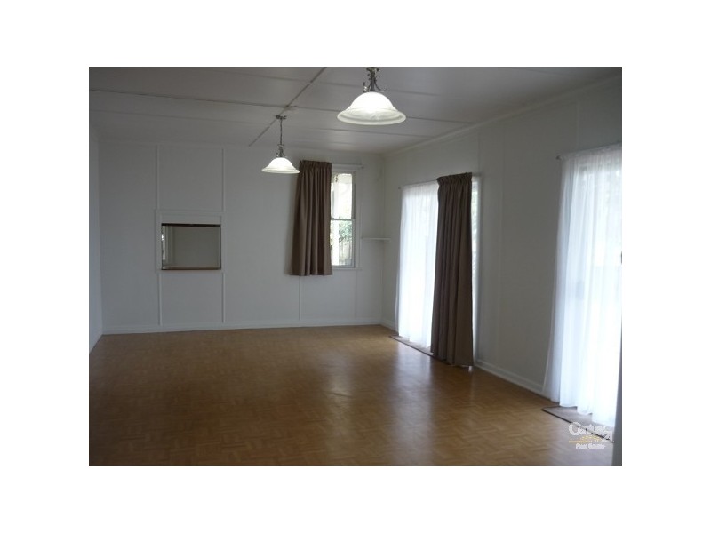 54 Prince Edward Parade, Redcliffe QLD 4020