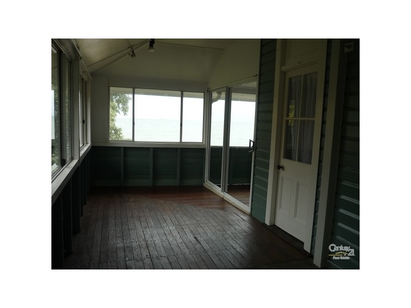 54 Prince Edward Parade, Redcliffe QLD 4020