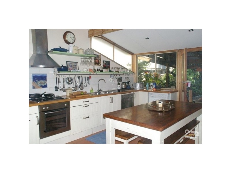 33 Bell Street, Woody Point QLD 4019