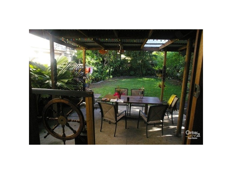 33 Bell Street, Woody Point QLD 4019