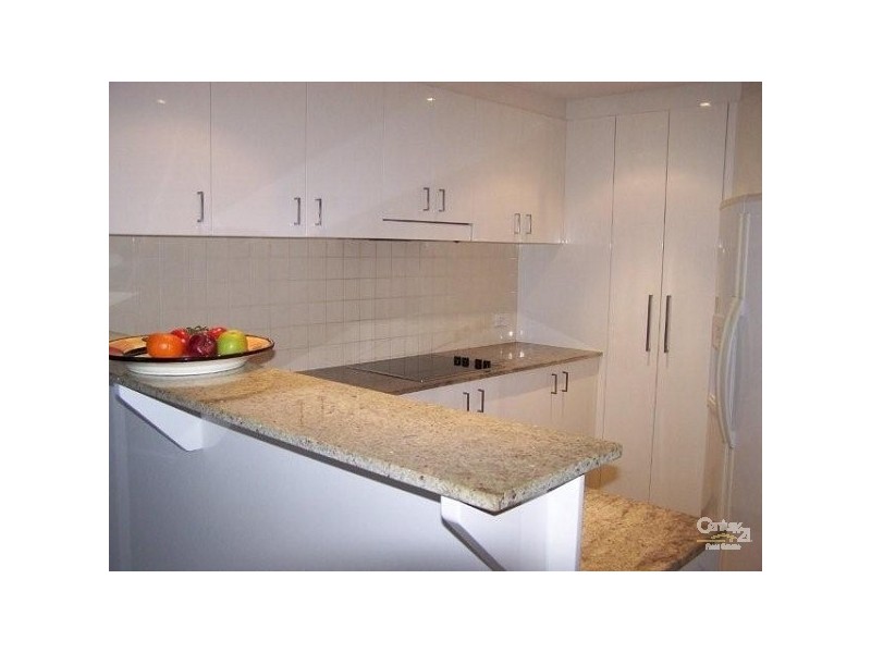 8/3 Rock Street, Scarborough QLD 4020