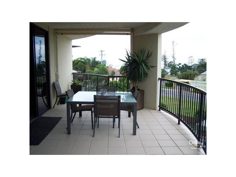 8/3 Rock Street, Scarborough QLD 4020