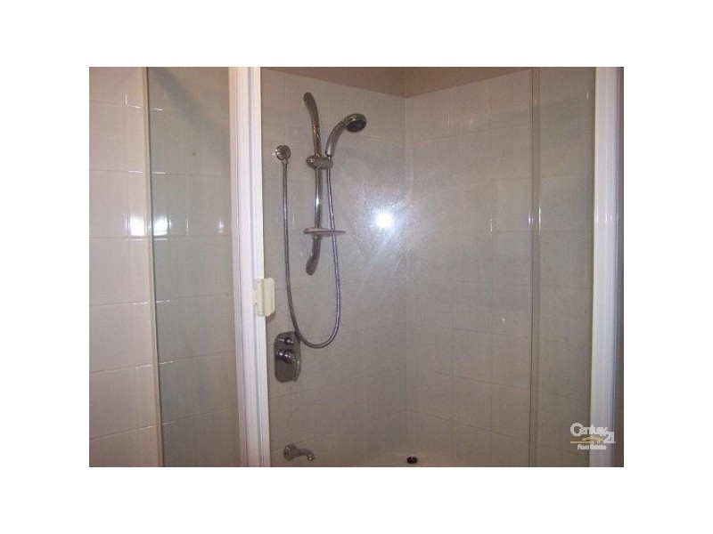 8/3 Rock Street, Scarborough QLD 4020