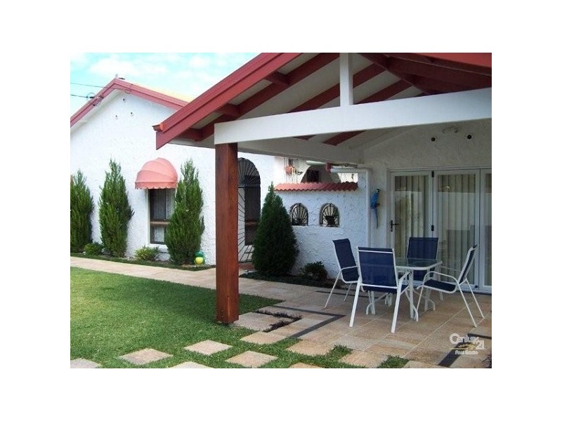 15 Canna Street, Clontarf QLD 4019