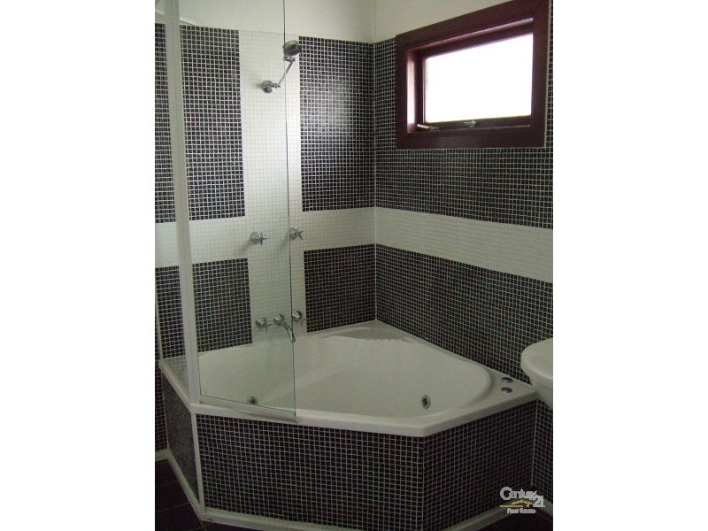 2A Arthur Street, Woody Point QLD 4019