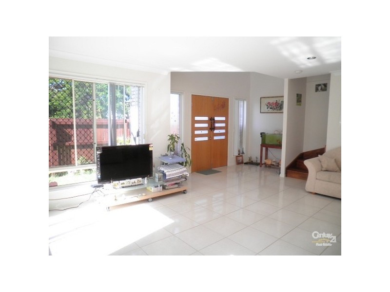 2/45 Grace Street, Scarborough QLD 4020