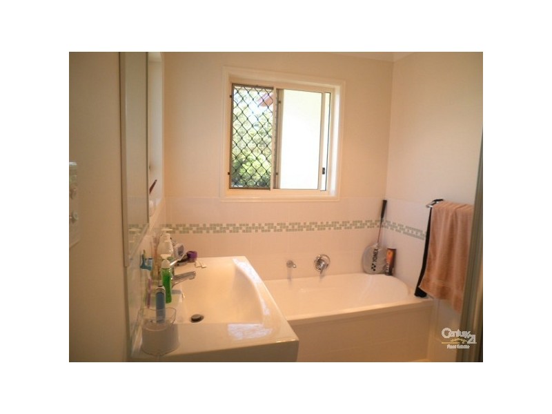 2/45 Grace Street, Scarborough QLD 4020