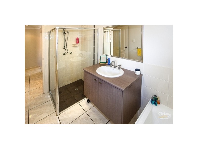 6A Amanda Street, Scarborough QLD 4020