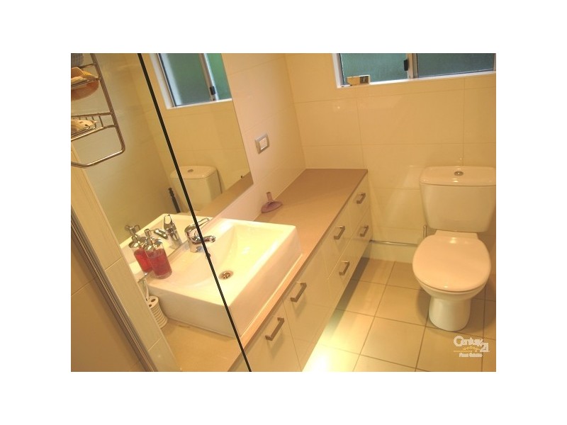 4/2 Queen Street, Scarborough QLD 4020