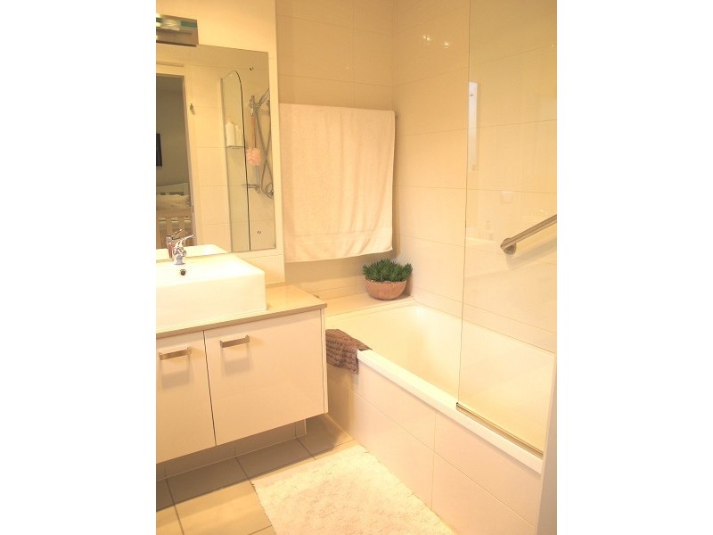 4/2 Queen Street, Scarborough QLD 4020