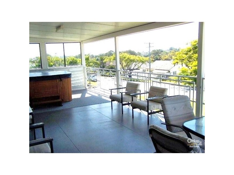 17 Beedham St, Clontarf QLD 4019