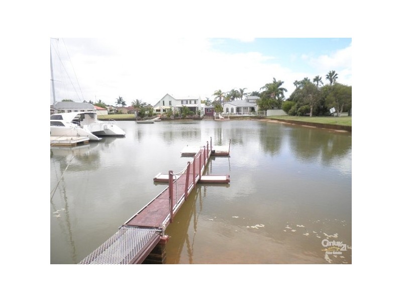 3 Courageous Ct, Newport QLD 4020