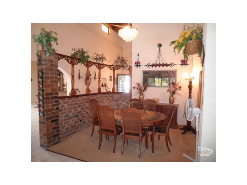 3 Courageous Ct, Newport QLD 4020