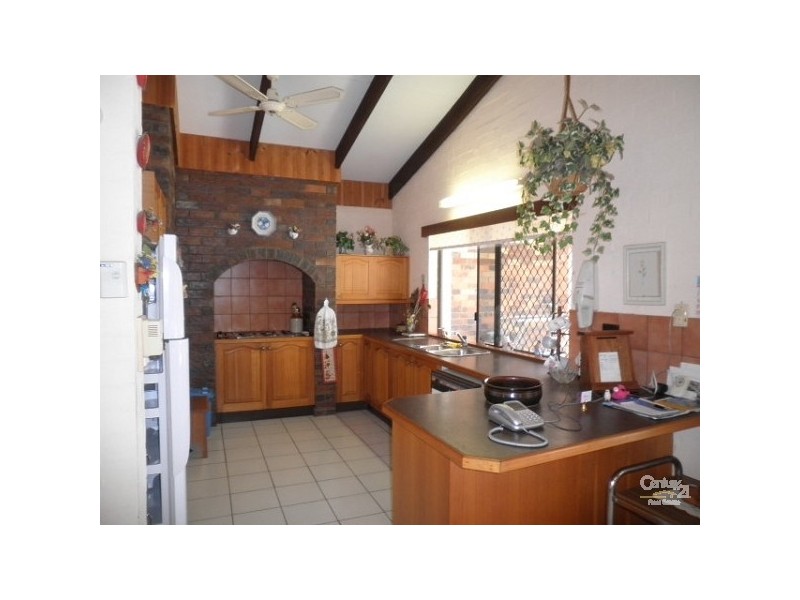 3 Courageous Ct, Newport QLD 4020