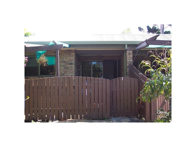1/1 Rock, Scarborough QLD 4020