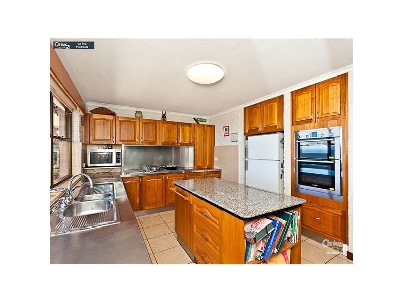 2/108 Prince Edward Parade, Scarborough QLD 4020