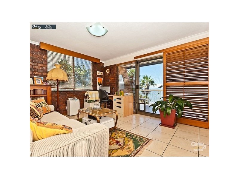 2/108 Prince Edward Parade, Scarborough QLD 4020