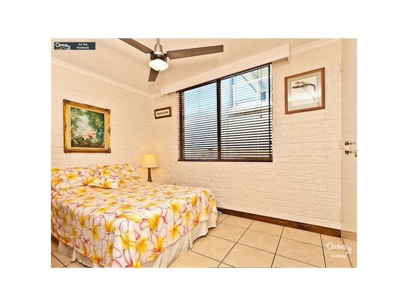 2/108 Prince Edward Parade, Scarborough QLD 4020