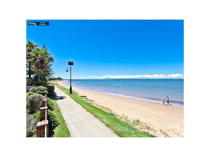 2/108 Prince Edward Parade, Scarborough QLD 4020