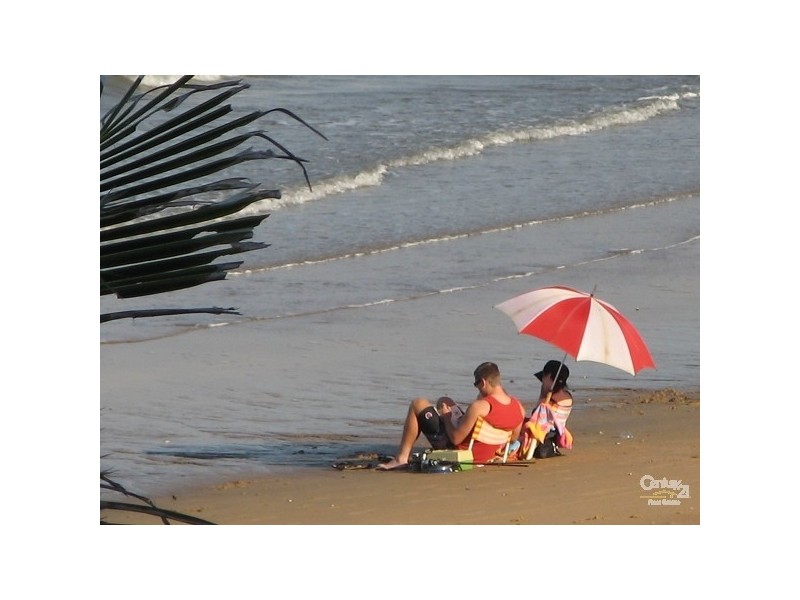 2/108 Prince Edward Parade, Scarborough QLD 4020