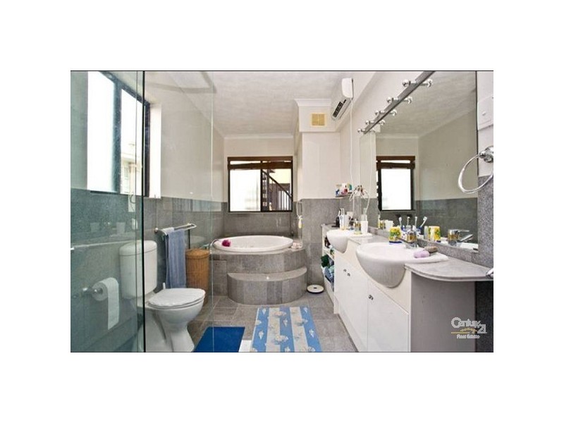 10/81 Marine Parade, Redcliffe QLD 4020