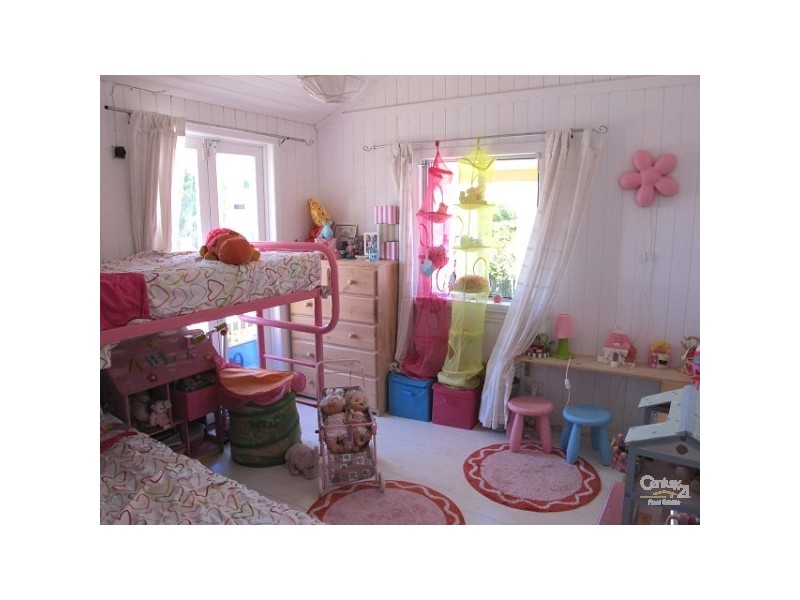 9 Hardiman Street, Woody Point QLD 4019