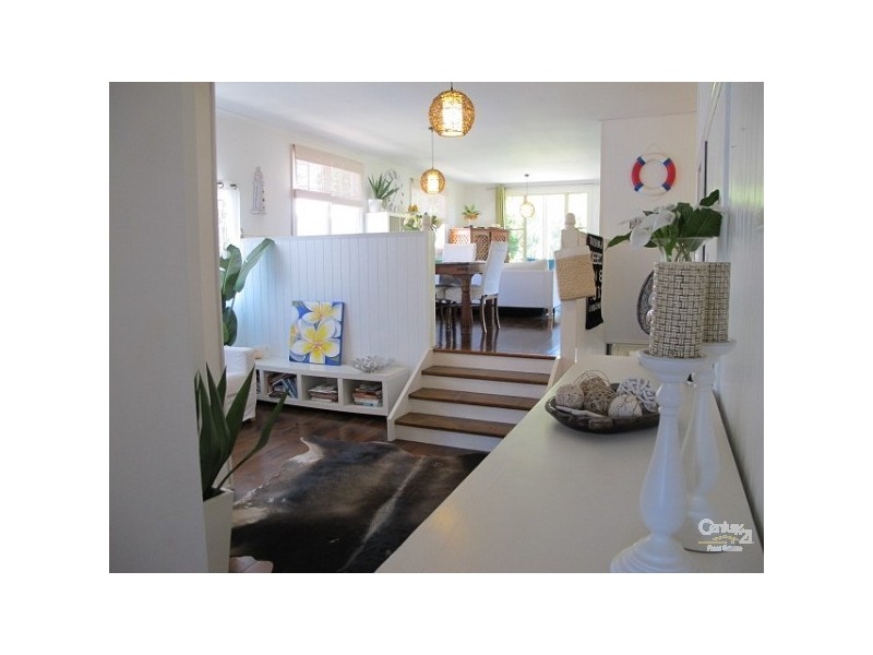 9 Hardiman Street, Woody Point QLD 4019